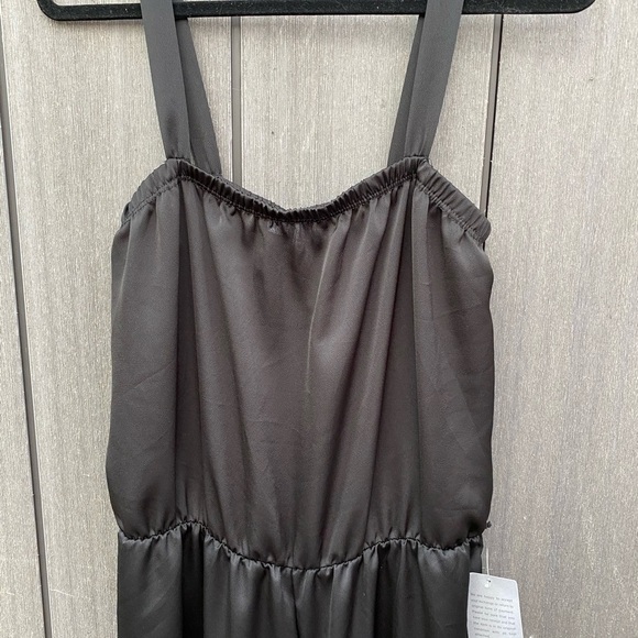 The Vanity Room Jumpsuit NWT - Picture 2 of 8